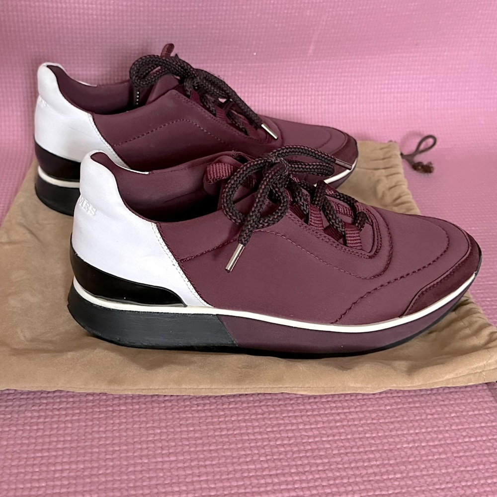 ♥️ Final Sale! Hermes Sneakers